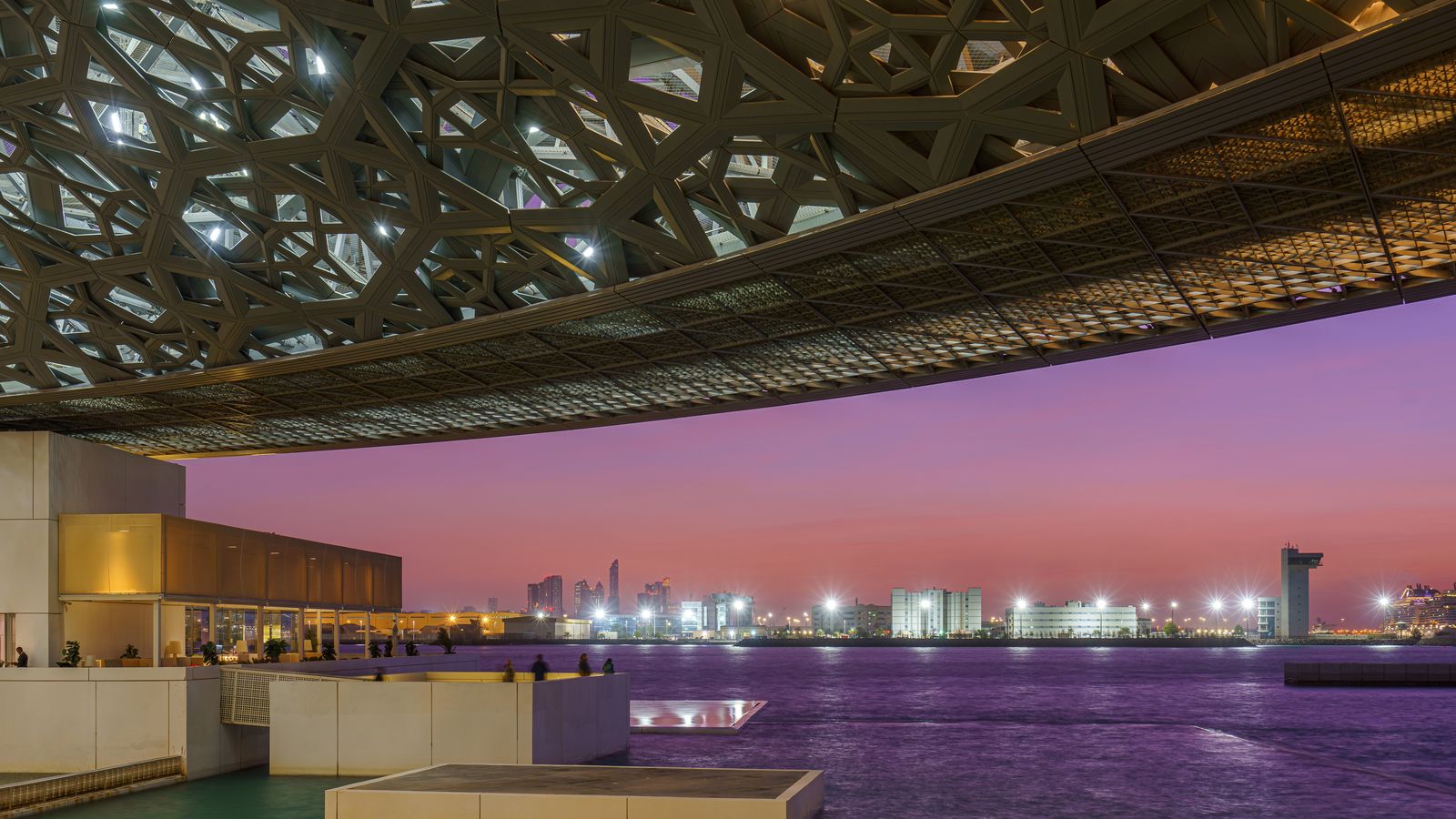 Abu Dhabi City Tour with Louvre Abu Dhabi